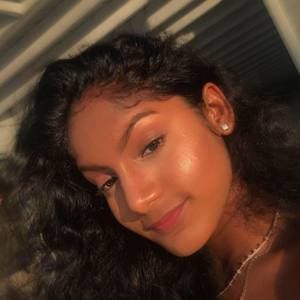 Meet your Posher, Nina